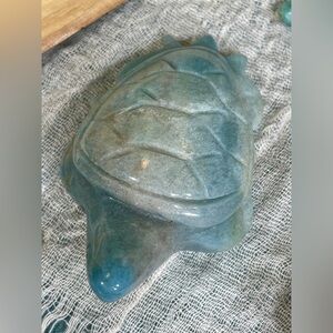 1662 Trolleite Crystal Turtle Carving